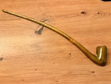 Tabakspfeife aus einem einzigen Stück Holz gefertigt.