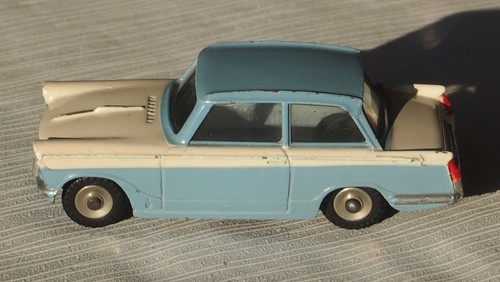 Triumph herald dinky 189 - 1:43,