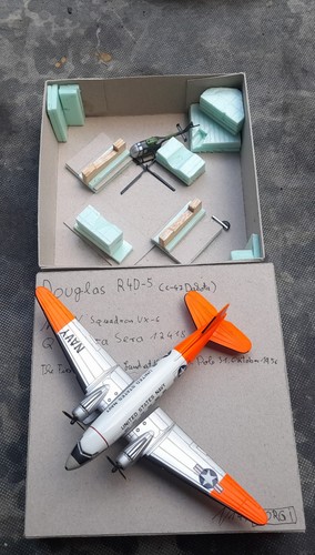 Corgi 144 douglas r4d c - 1:144,
