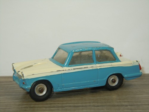 Triumph herald dinky toys - triumph,