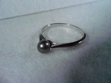 Solitär Ring mit Perlen