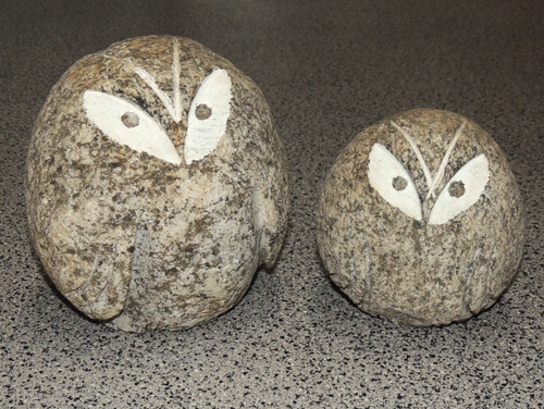 Granitsteineulen gemeißelt - 2x,
