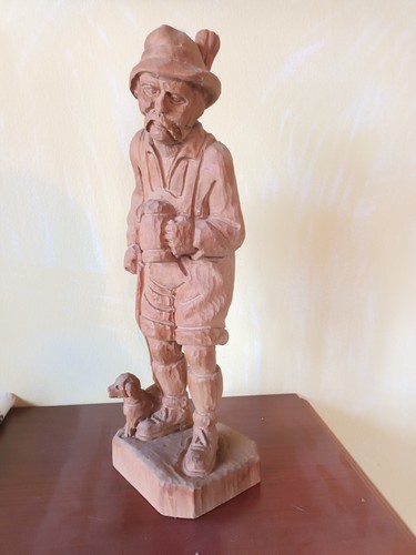Holzfigur jäger mit hund - holzfigur,
