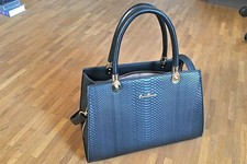 schwarze Leder-Handtasche von