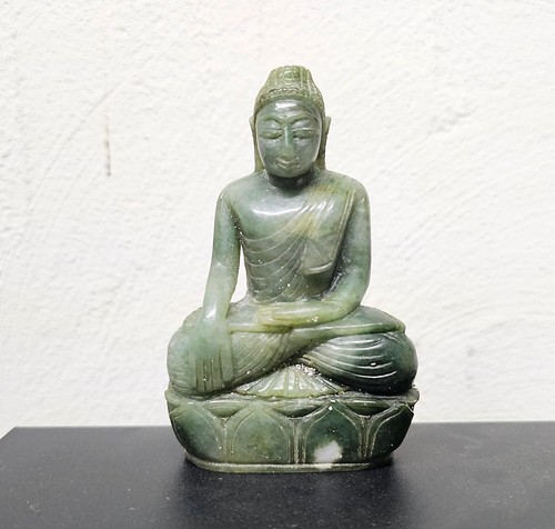 Buddha aus jade jadeit ca - jade,