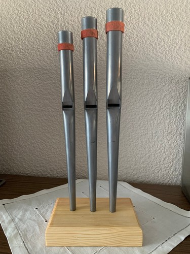 Orgelpfeifen auf holzsockel - auf,