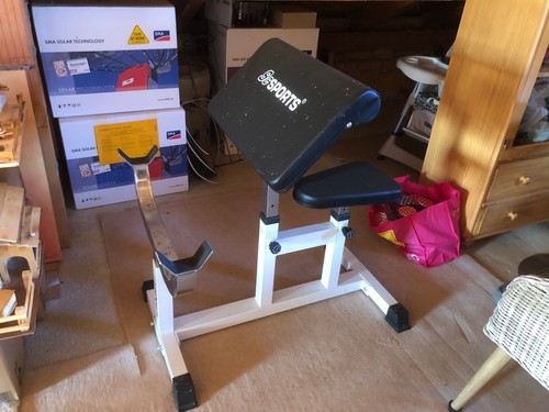 Bizepsmaschine der marke - der, ss