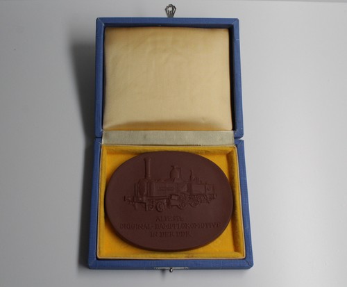 Große ddr porzellan medaille - porzellan,