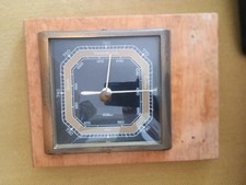 Barometer In Holzrahmen Auf