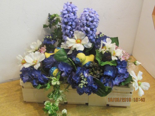 Spankorb voller seidenblumen - spankorb,