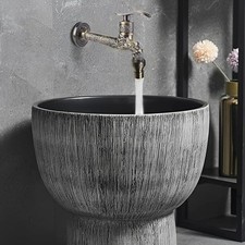 Vintage Wasserhahn Garten