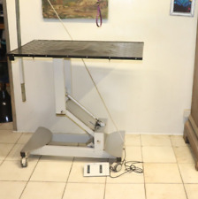 TRIMMTISCH FÜR  HUNDESALON TIERARZT HÖHENVERSTELLBAR MASSIV