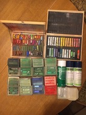 Pastellkreiden Schmincke mit Holzkästen,Nachfüllkreiden u. Pastell-Fixativ Spray