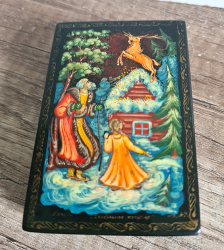 Sehr dekorative lackdose - sehr,