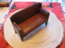 kleines altes Puppenstuben