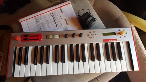 Alesis micron top synthesizer - alesis,