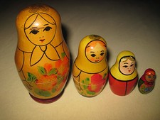 MATRIOSCHKA MATROSCHKA MATRYOSHKA Russland 1970 4x Russian wooden dolls 87g 12cm