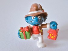 Weihnachtsschlumpf mit Laterne