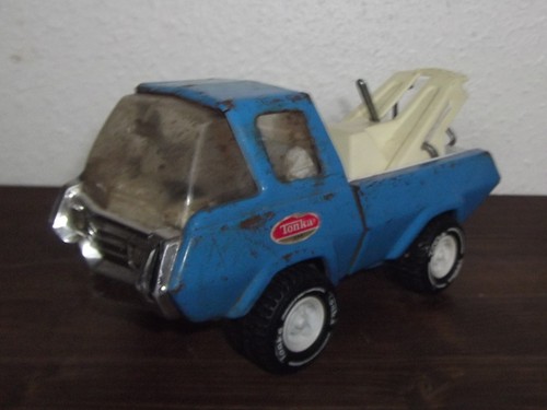 Alter blech abschleppwagen - alter, blech-abschleppwagen