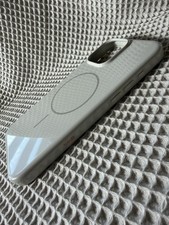 Beats x Apple Hülle iPhone 16 Pro Max | MagSafe | Weiß/Orange