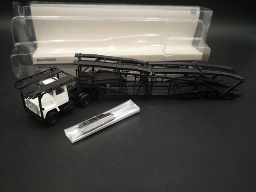 Walthers ford lnt 9000 tractor - walthers,