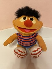 Sesamstrasse Plüschtier Ernie 30cm Stofftier Kuscheltier Lachen  (  Defekt) 