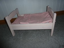 Total süßes Puppenbett-Ikea,gedecktes Weiß mit 3tlg.Bettenset.