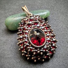 Vintage Granat Anhänger 900