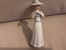 Porzellan Figur Dame mit Hut
