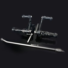 Vorverlegte Fußrastenanlage