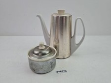 Kaffeekanne und Zuckerdose