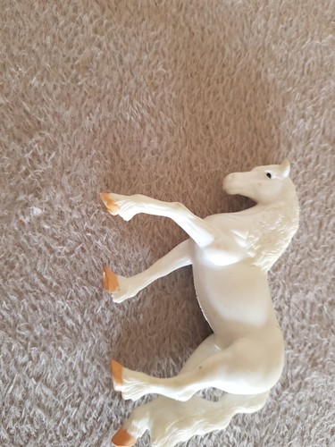 Pferd donalds weiss - mc,