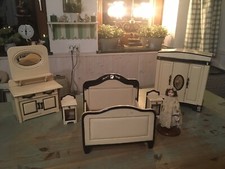 Antikes Puppen Schlafzimmer