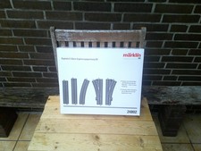 Märklin H0 24802  C-Gleis Ergänzungspackung D2, Weichen m. E-Antrieb+ Laterne