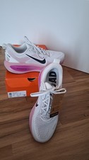 Neu Nike Vomero 18 White Pink