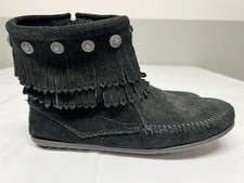 Minnetonka Boots mit Fransen