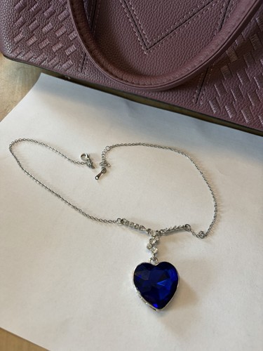 Schöne kette mit blauem - schöne,
