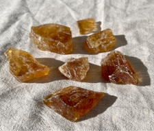 300 g Honigcalcit Rohsteine