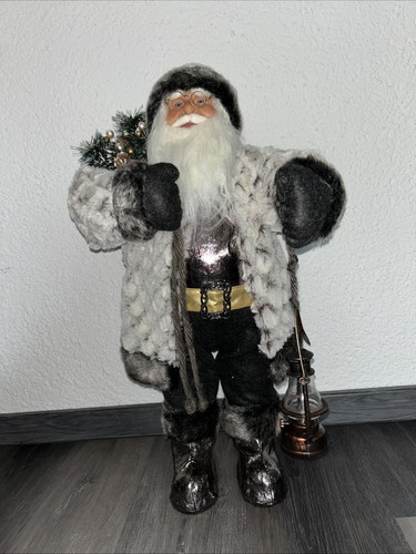 Weihnachtsmannfigur mit