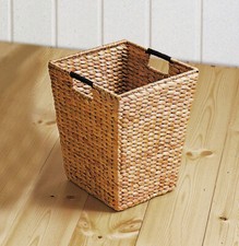 Papierkorb geflochten aus