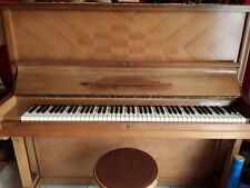 Klavier von 1930 Nussbaum