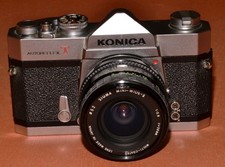 Konica Autoreflex T  mit Objektiv  Sigma   Mini-Wide-II   1:2.8 / 28mm