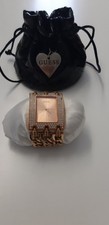 GUESS Damenuhr W0085L3 Heavy Metal mit Rosegolden mit Swarovski-Kristallen 