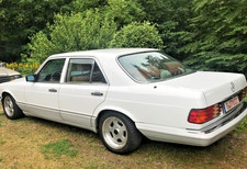 Mercedes W126 US Stoßstange hinten  Chromeinlage  500 se  1268850805