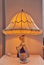 Seltene Porzellan Figur mit