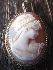 Anhänger Muschelkamee 800