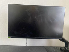 LG UltraGear 27GN800P-B 27 Zoll Gaming-Monitor - Schwarz/Rot