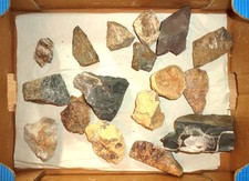 Kiste Mineralien Mineraliensammlung ? (W805) Kiste dazu - lesen !!!!!!!!!