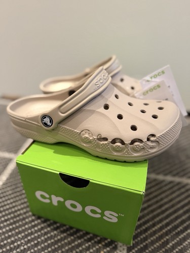 Beigefarbene crocs größe - beigefarbene,