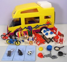 PLAYMOBIL aus 3945 Camper Fahrzeug Wohnmobil Fahrräder 4 Figuren Stühle Geschirr